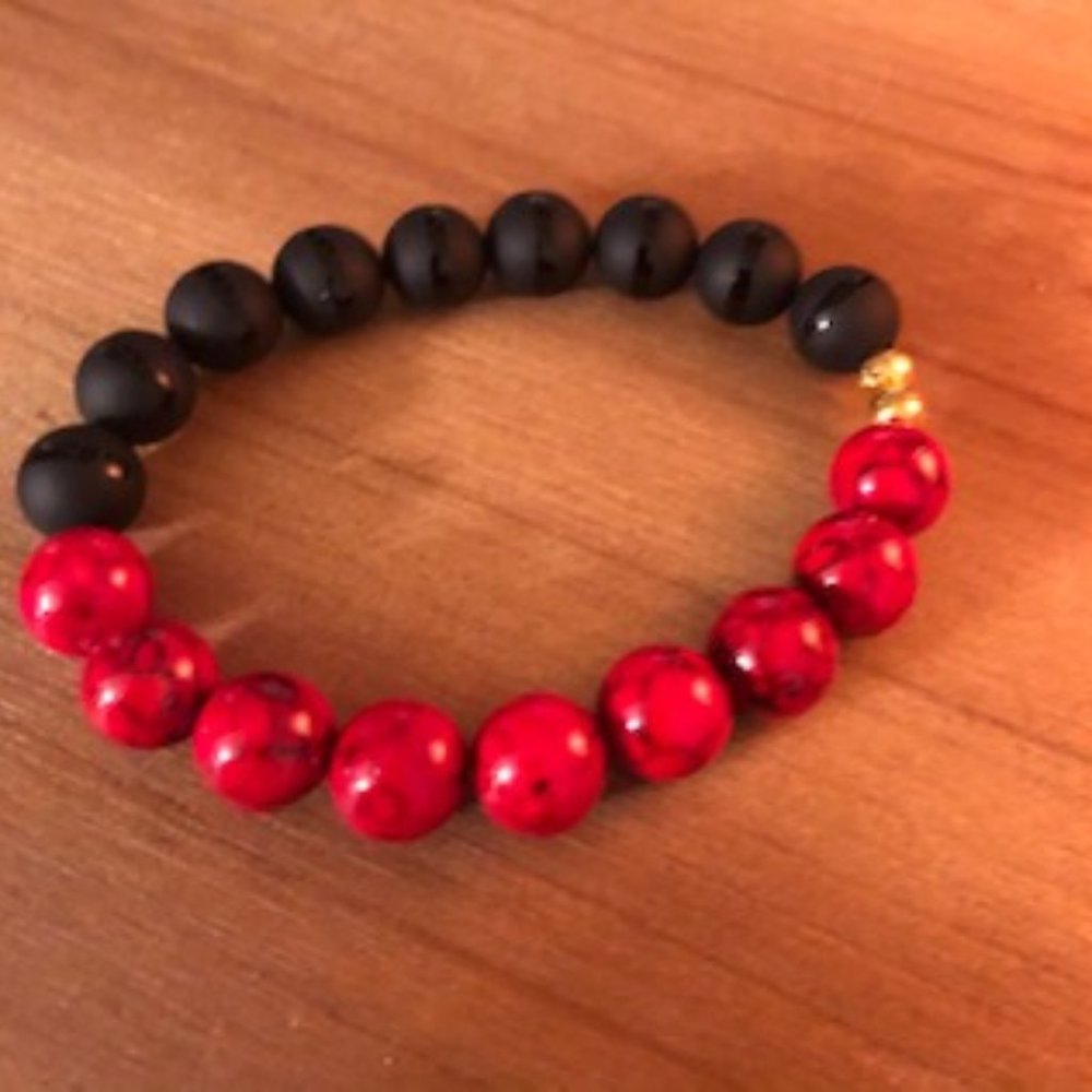 Onyx & Red Magnesite 10mm Bead Bracelet